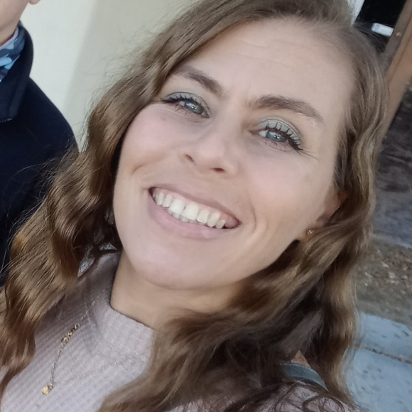 Meet your Posher, Jessica - Picture 2 of 4